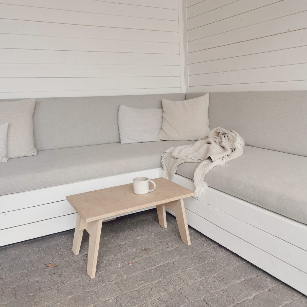 MIJN ONTWERP #44: Loungebank onder de houten overkapping